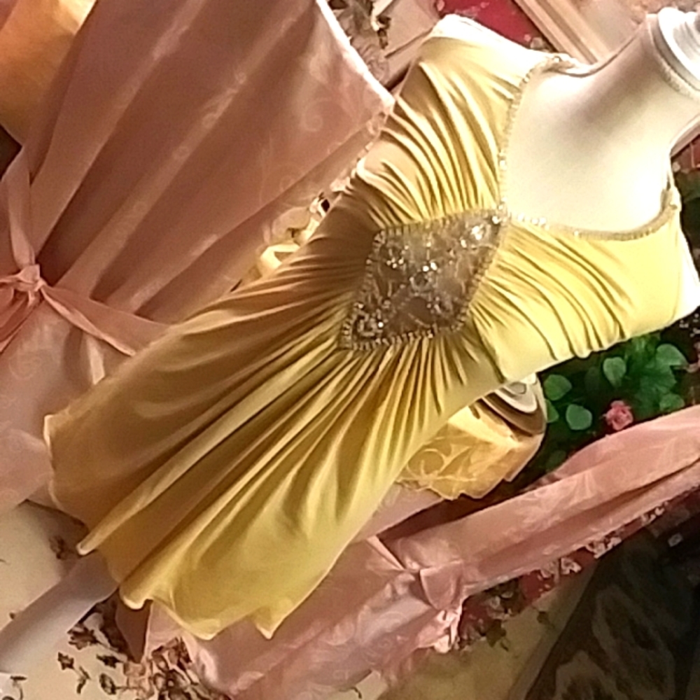 light color mustard top